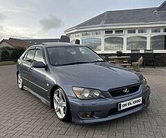 Lexus is200