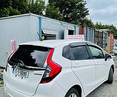 HONDA FIT HYBRID 2015 AUTOMATIC - Image 4/10