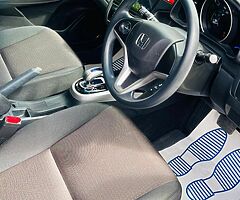 HONDA FIT HYBRID 2015 AUTOMATIC - Image 6/10