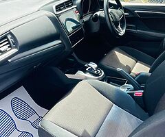 HONDA FIT HYBRID 2015 AUTOMATIC - Image 7/10