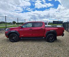 APRIL 2022 TOYOTA HILUX INVINCIBLE X WITH DELIVERY MILES ONLY! - Image 5/10