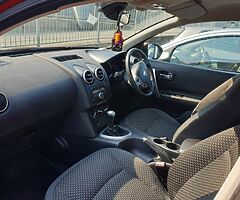 Nissan Qashqai 1.6 Petrol Manual 2007 driving perfect - Image 6/8