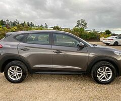 2017 Hyundai Tucson - Image 4/10