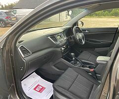 2017 Hyundai Tucson - Image 9/10