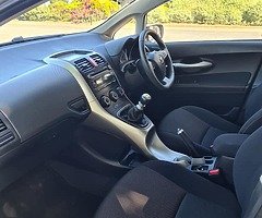 2012 Toyota Auris - Image 5/8
