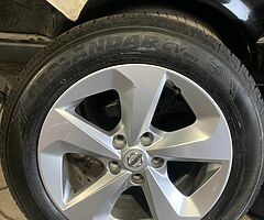 Nissan qashqai alloys 17in - Image 4/6