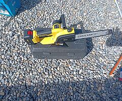 Brand new 12-inch cordless chainsaw come whit two 36v  batteries + charger