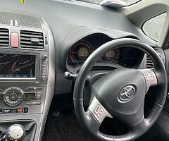Toyota auris car drive good - Image 6/9