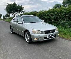 2002 Lexus IS 200