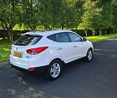 2012 HYUNDAI IX35 ESTATE 1.7 CRDI PREMIUM - Image 4/10