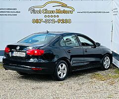 2012 Volkswagen Jetta dsg automatic we finance - Image 4/10