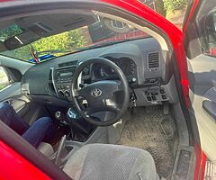 Toyota Hilux tax+doe - Image 7/10