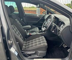 2018 Volkswagen Golf - Image 8/10