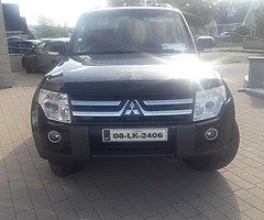 Mitsubishi pajero 08