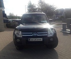Mitsubishi pajero 08