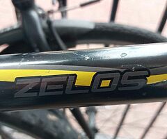 Carrera zelos
