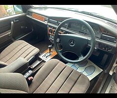 Mercedes 190 - Image 7/7