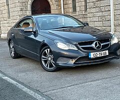 Mercedes E class 2.2 diesel . Coupe . Low km