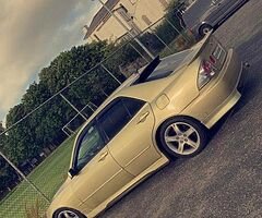 Lexus is200