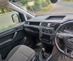 Volkswagen Caddy 2 0 TDI - Image 9/10