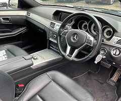 2015 Mercedes-Benz E220 BLUETEC AMG NIGHT EDT - Image 6/8