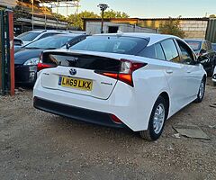 2019 Toyota PRIUS ACTIVE UK MODEL  - Image 4/9