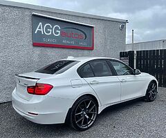 2013 BMW 3 series - Image 5/10