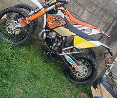 Ktm 300cc enduro bike - Image 4/9