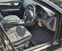 Mercedes-Benz c220 - Image 6/8