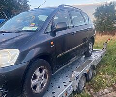 Toyota avensis verso