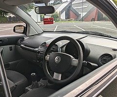 2005 Volkswagen Beetle - Image 8/10