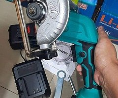 MAKITA CORDLESS CIRCULAR SAW 5inches w/ Blade
BRUSHLESS
(33mm)
2 battery 1 charger included
MADE IN - Image 5/10