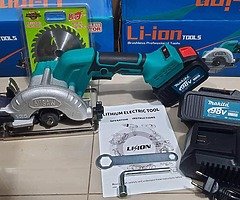 MAKITA CORDLESS CIRCULAR SAW 5inches w/ Blade
BRUSHLESS
(33mm)
2 battery 1 charger included
MADE IN - Image 9/10