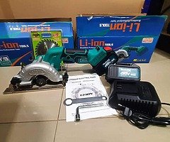 MAKITA CORDLESS CIRCULAR SAW 5inches w/ Blade
BRUSHLESS
(33mm)
2 battery 1 charger included
MADE IN - Image 10/10
