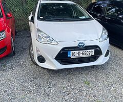 Toyota Aqua Hybrid Automatic - Image 4/10