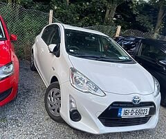 Toyota Aqua Hybrid Automatic - Image 5/10