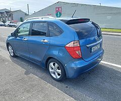 Honda FR-V - Image 4/10