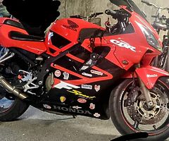 CBR 600 F4i
