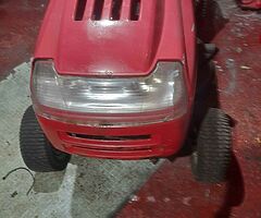 Mtd   sit  on  mower  deck  and  all  good  needs   battery   and  throttle  cable  left  in