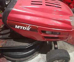Mtd   sit  on  mower  deck  and  all  good  needs   battery   and  throttle  cable  left  in - Image 4/5