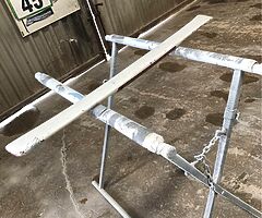 02 Avensis 3 leg break light spoiler