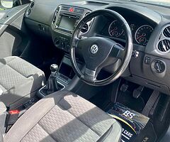 2009 Volkswagen Tiguan - Image 7/10