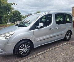 2012 peoguet 5 seater wheelchair accessible, - Image 9/9