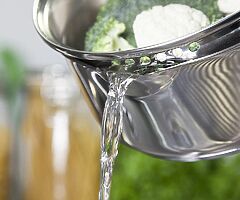 89€ Induction Frying Pan and Saucepan Set With Lids, Stay Cool Handles, Themocore Technology - Image 4/10