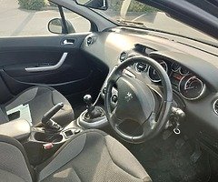 Peugeot 308 - Image 8/10