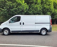 Opel Vivaro 2.0 LWB  - Image 5/10