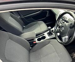 Volkswagen Passat 2.0 TDI - Image 4/7