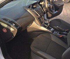 Ford Focus - Image 7/10