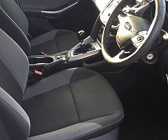 Ford Focus - Image 8/10