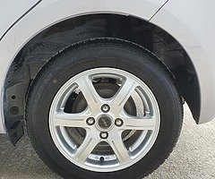 Toyota Vitz *High spec model* - Image 7/10